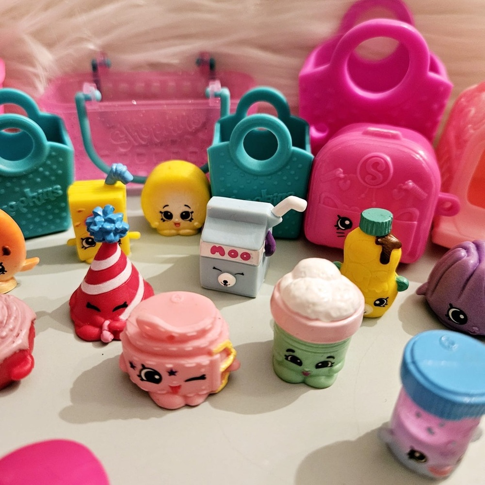 Shopkins Lot - Picture 4 of 7